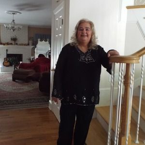 Meet your Posher, Paula